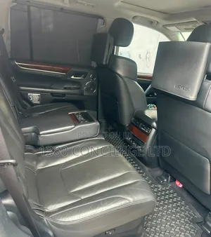 Lexus LX 2018 White
