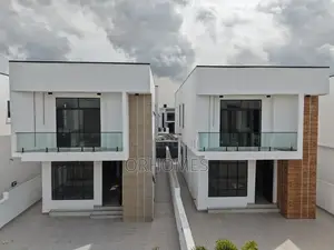 4bdrm Duplex in Ikota for sale