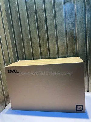 New Laptop Dell Plus 16 8GB Intel Core i5 SSD 512GB