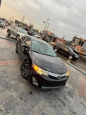 Toyota Camry XLE 4dr Sedan (2.5L 4cyl 6A) 2012 Black