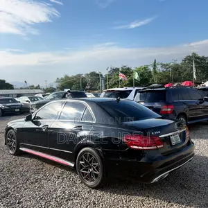 Mercedes-Benz E350 Base 4Matic Sedan AWD (3.5L 6cyl 7A) 2011 Black