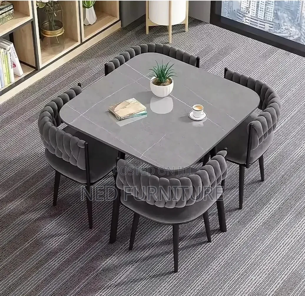 Quality Dining by 4 Seaters Square
