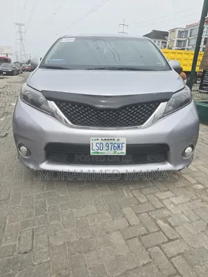 Toyota Sienna 2015 Silver