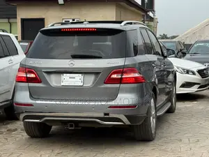 Mercedes-Benz M Class ML350 4MATIC 4dr SUV AWD (3.5L 6cyl 7A) 2015 Gray