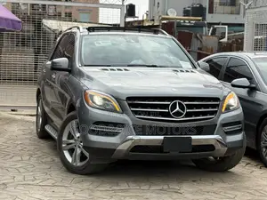 Mercedes-Benz M Class ML350 4MATIC 4dr SUV AWD (3.5L 6cyl 7A) 2015 Gray