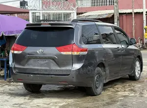 Toyota Sienna 2015 Gray