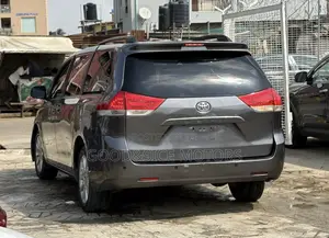 Toyota Sienna 2015 Gray