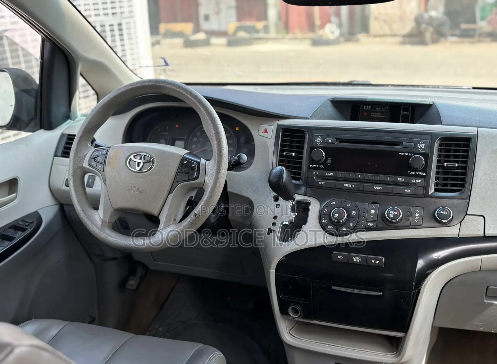 Toyota Sienna 2015 Gray