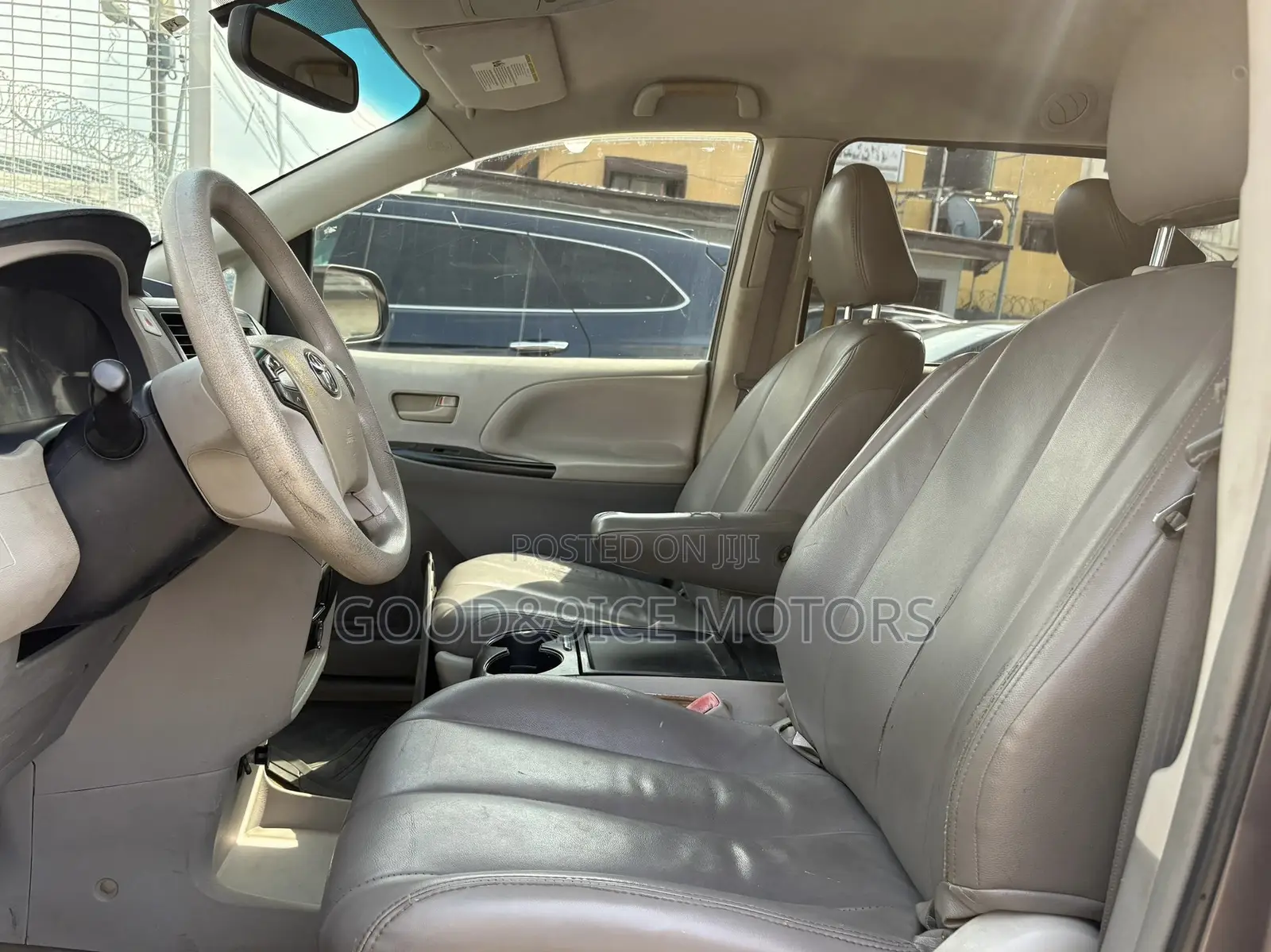 Toyota Sienna 2015 Gray