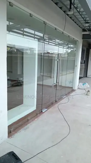 Elevate Your Home's Aesthetic With a Custom Tempered Glass Parlour