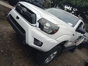 Toyota Tacoma 2018 White
