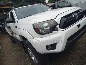 Toyota Tacoma 2015 White