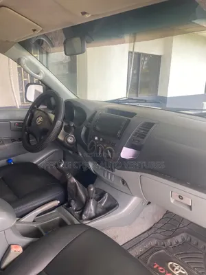 Toyota Hilux 2014 White