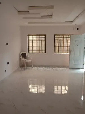 3bdrm Block of Flats in Off Bode Thomas for rent