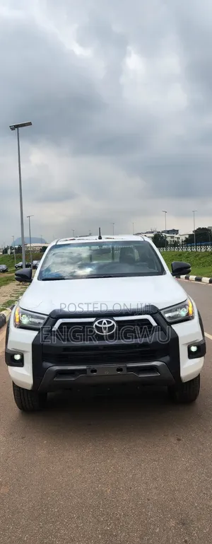 New Toyota Hilux 2025 White