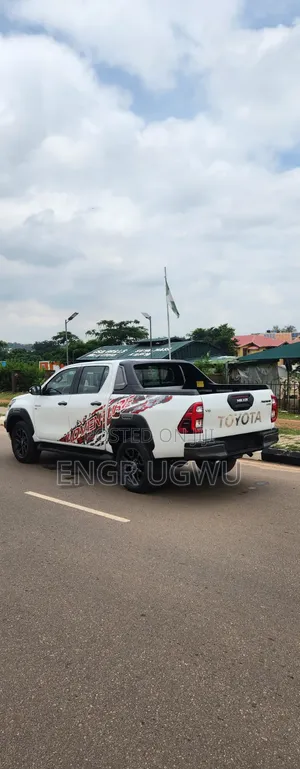 New Toyota Hilux 2025 White