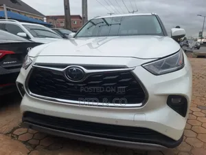 Toyota Highlander Platinum 2021 Off white