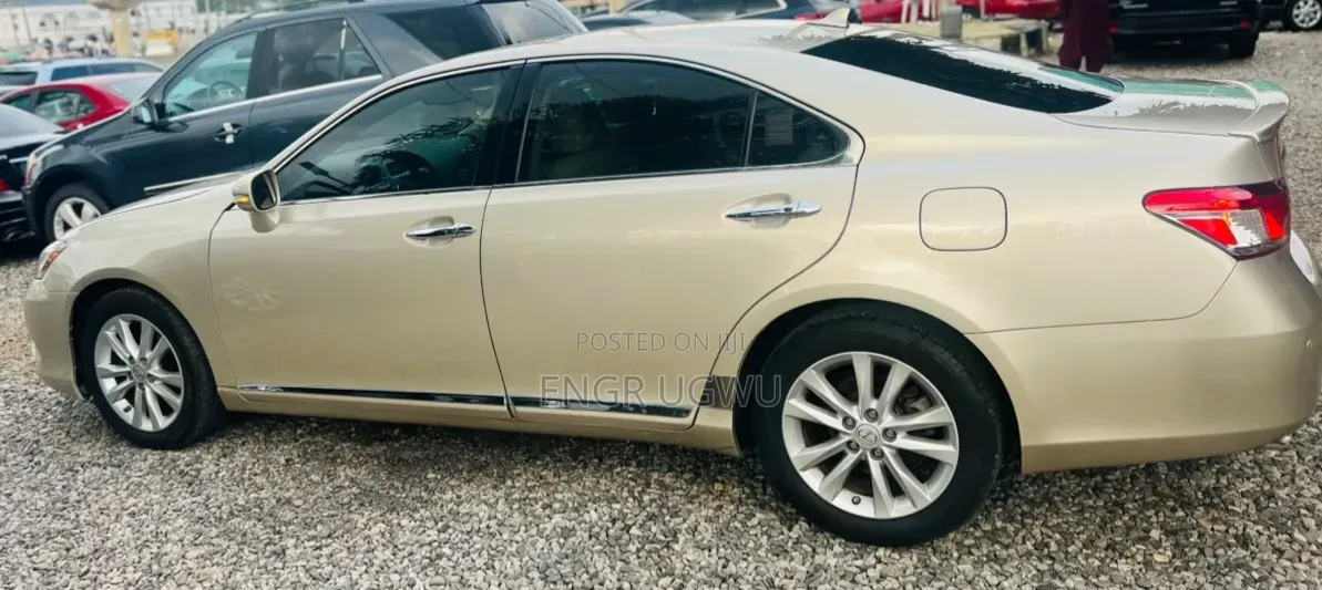 Lexus ES 350 2011 Gold