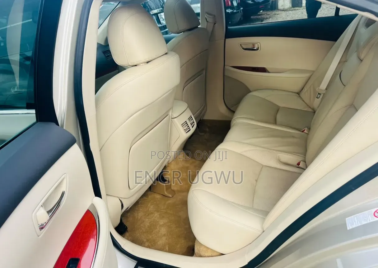 Lexus ES 350 2011 Gold
