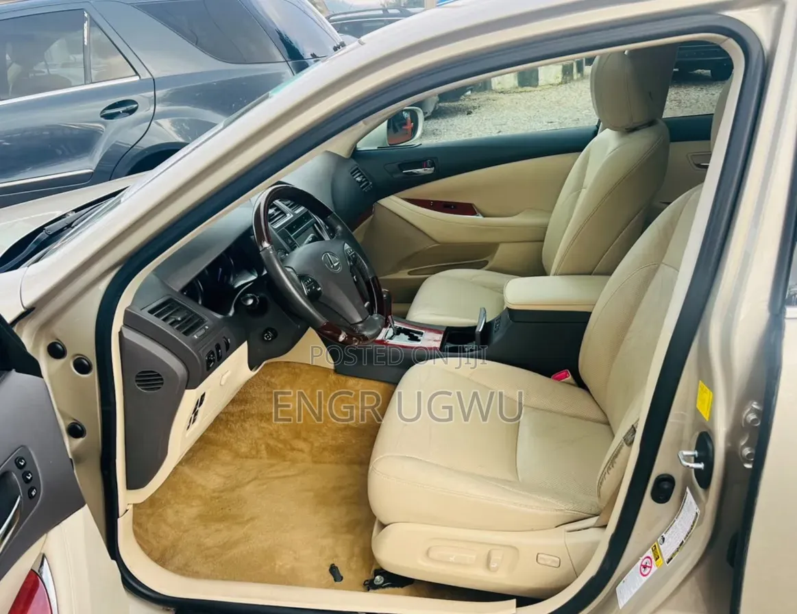 Lexus ES 350 2011 Gold