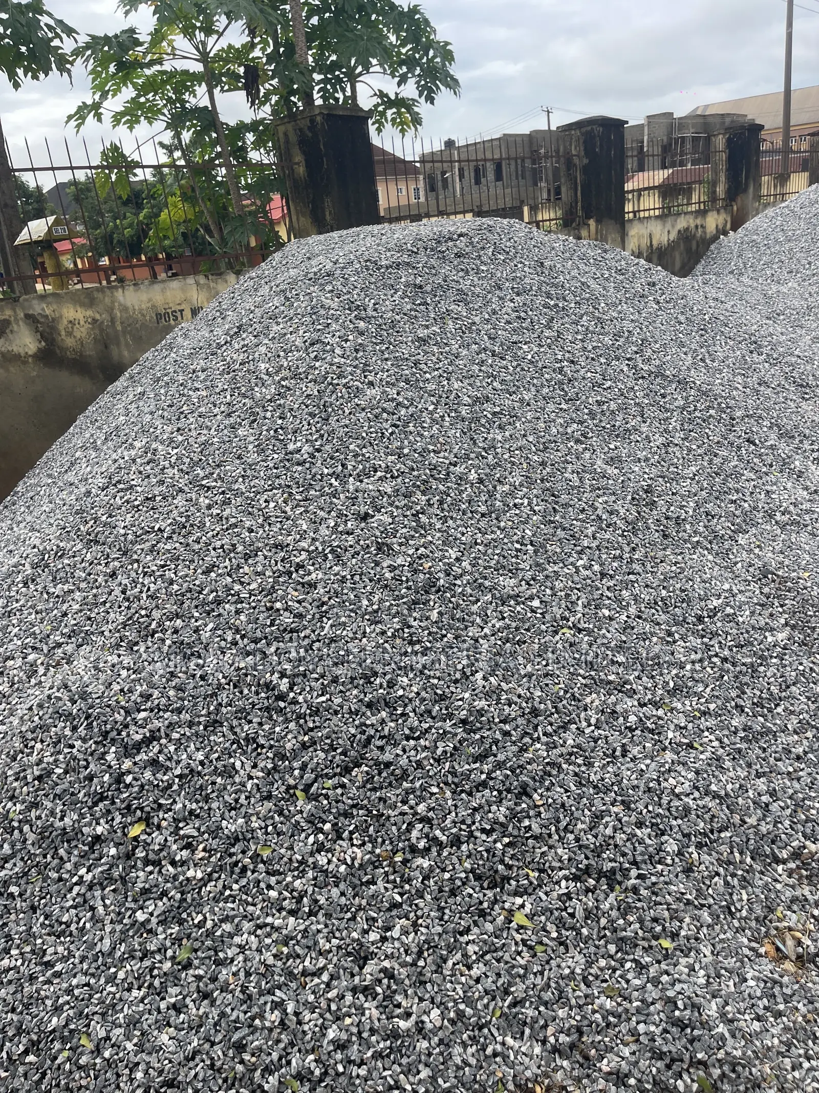 Granite Stones, Plaster/Sharpsand - All Tons Available