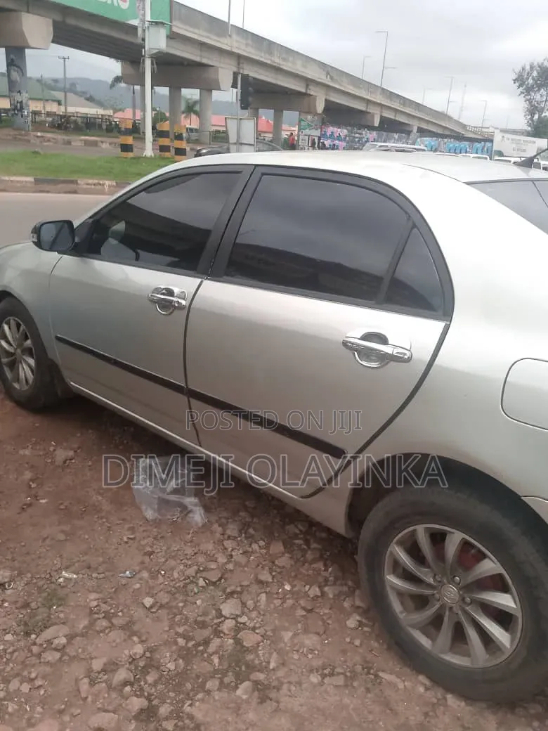 Toyota Corolla 2004 Silver