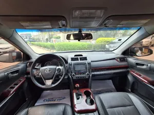 Toyota Camry SE 4dr Sedan (2.5L 4cyl 6A) 2013 White