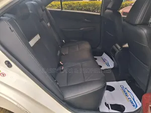 Toyota Camry SE 4dr Sedan (2.5L 4cyl 6A) 2013 White