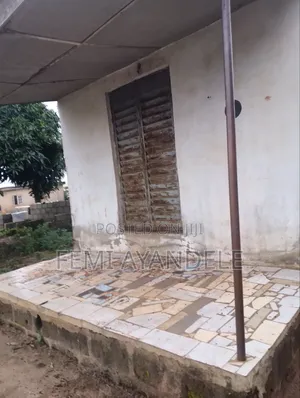 2bdrm Bungalow in Ire Estate, Igbogbo for sale