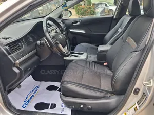 Toyota Camry SE 4dr Sedan (2.5L 4cyl 6A) 2014 Silver