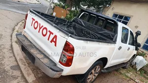 Toyota Hilux 2008 White