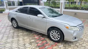 Toyota Camry XLE 4dr Sedan (2.5L 4cyl 6A) 2011 Blue