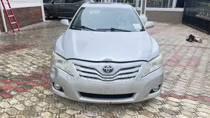 Toyota Camry XLE 4dr Sedan (2.5L 4cyl 6A) 2011 Blue
