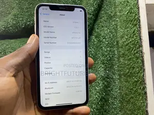Apple iPhone XR 64 GB White