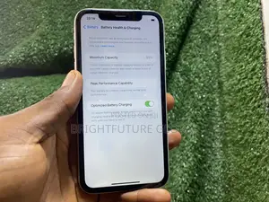 Apple iPhone XR 64 GB White
