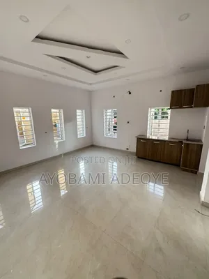 Mini Flat in Jade Villa, Chevron for rent