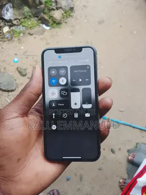 Apple iPhone X 64 GB White