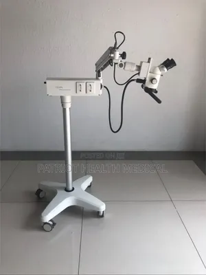 Operating (Or Surgical) Microscope