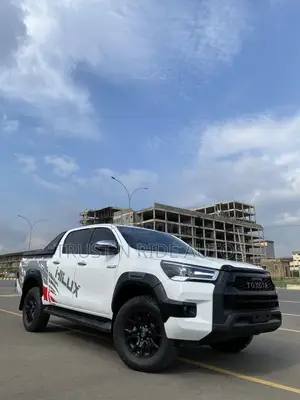 Toyota Hilux SR5 4x4 2019 White