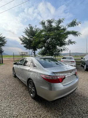 Toyota Camry 2016 Silver