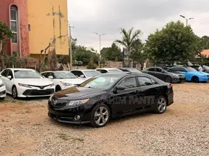 Toyota Camry SE 4dr Sedan (2.5L 4cyl 6A) 2014 Black
