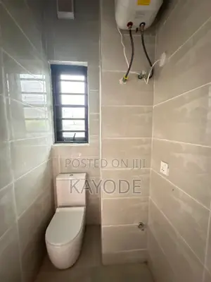 3bdrm Apartment in Lekki Phase 1 for rent