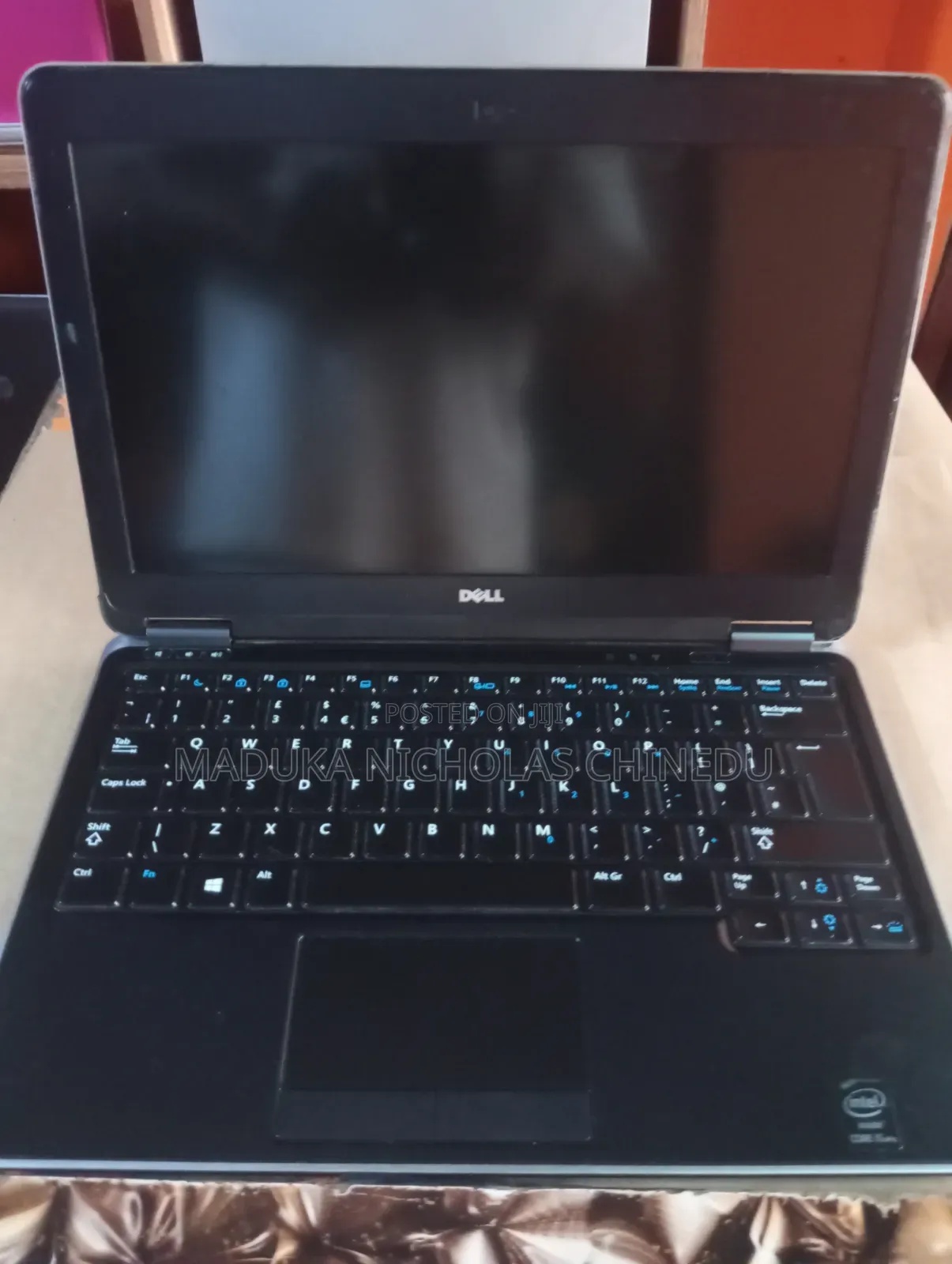 Laptop Dell Vostro 3300 4GB Intel Core i3 HDD 500GB