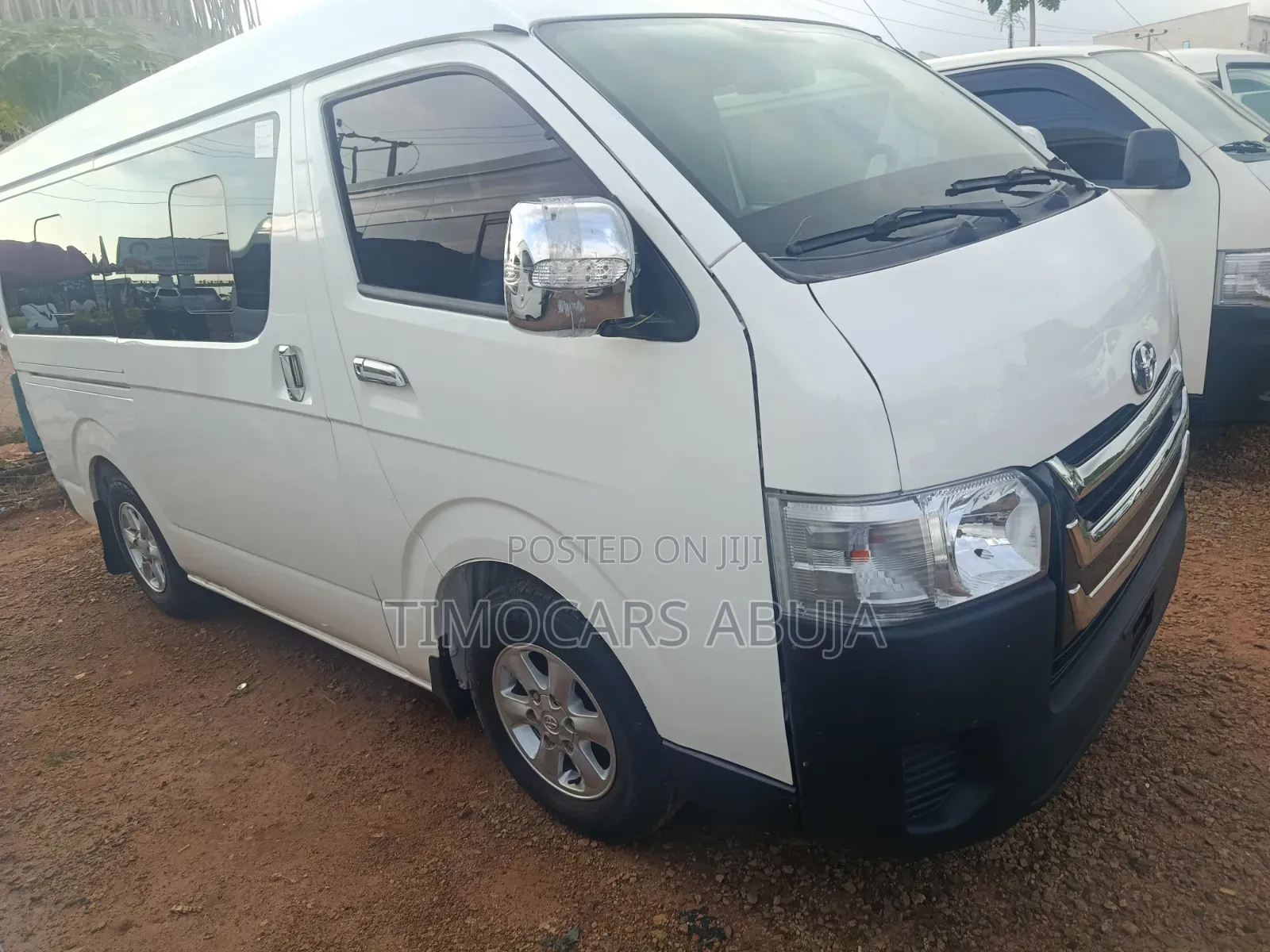 Toyota HiAce 2013 White