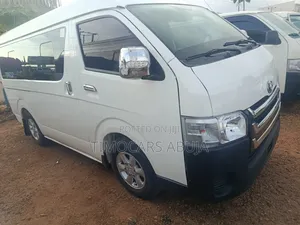 Toyota HiAce 2013 White