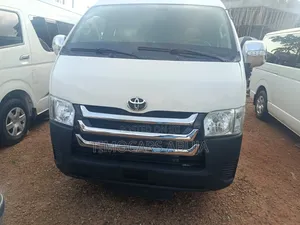 Toyota HiAce 2013 White