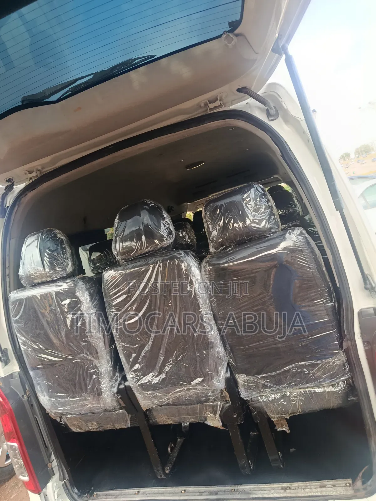 Toyota HiAce 2013 White