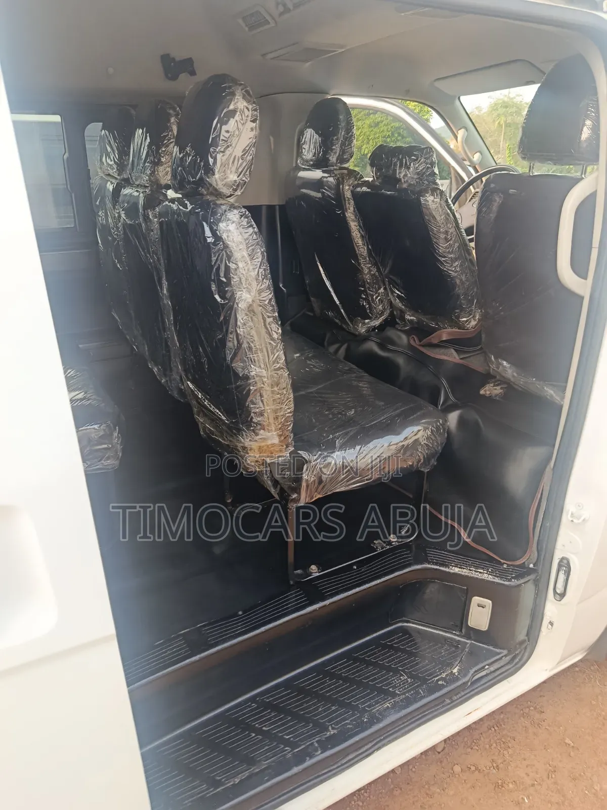 Toyota HiAce 2013 White