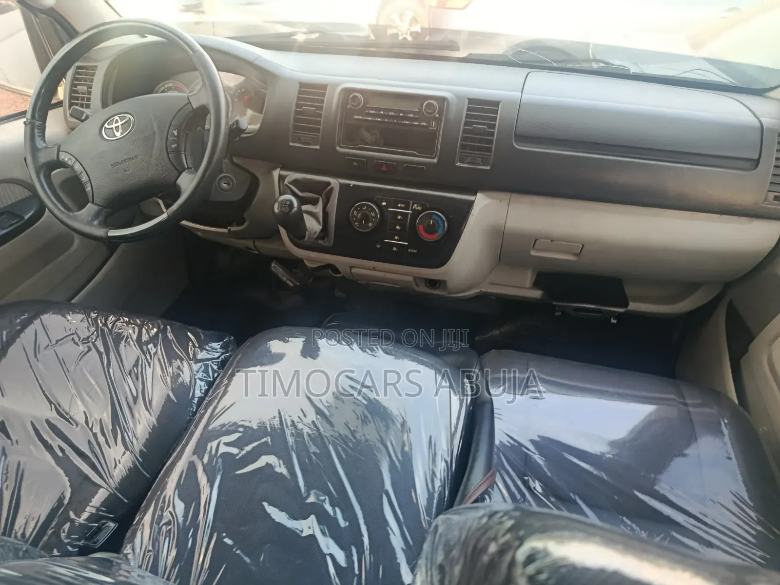 Toyota HiAce 2013 White