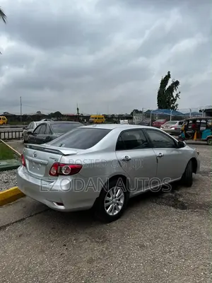 Toyota Corolla 2010 Silver